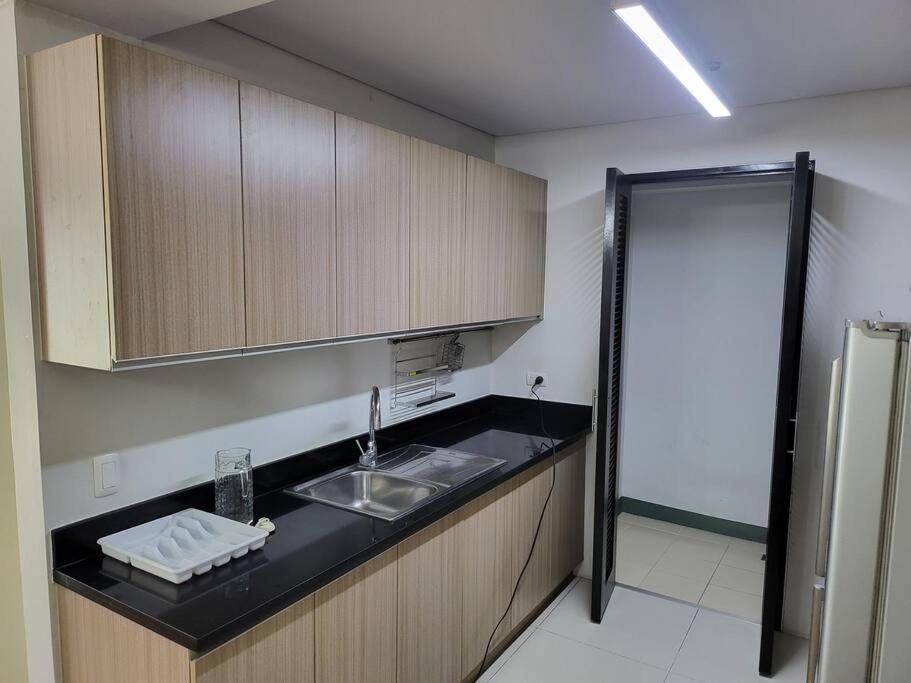 Apartmán Luxury @ Bgc Sleeps 6 Comfortably Fast Wifi Pool! Manila Exteriér fotografie