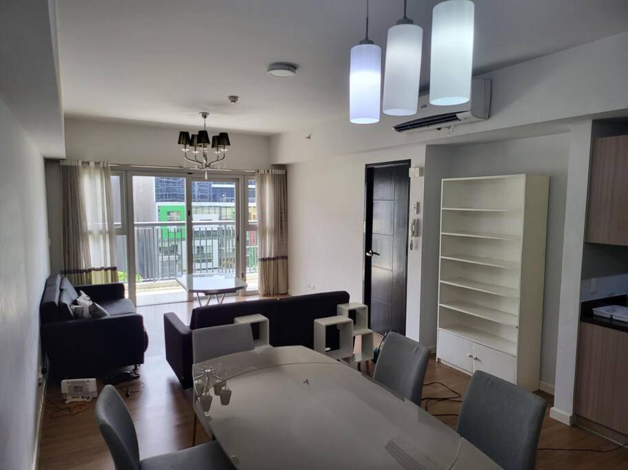 Apartmán Luxury @ Bgc Sleeps 6 Comfortably Fast Wifi Pool! Manila Exteriér fotografie