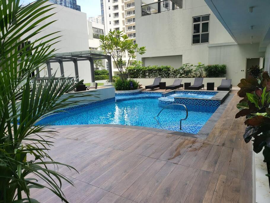 Apartmán Luxury @ Bgc Sleeps 6 Comfortably Fast Wifi Pool! Manila Exteriér fotografie