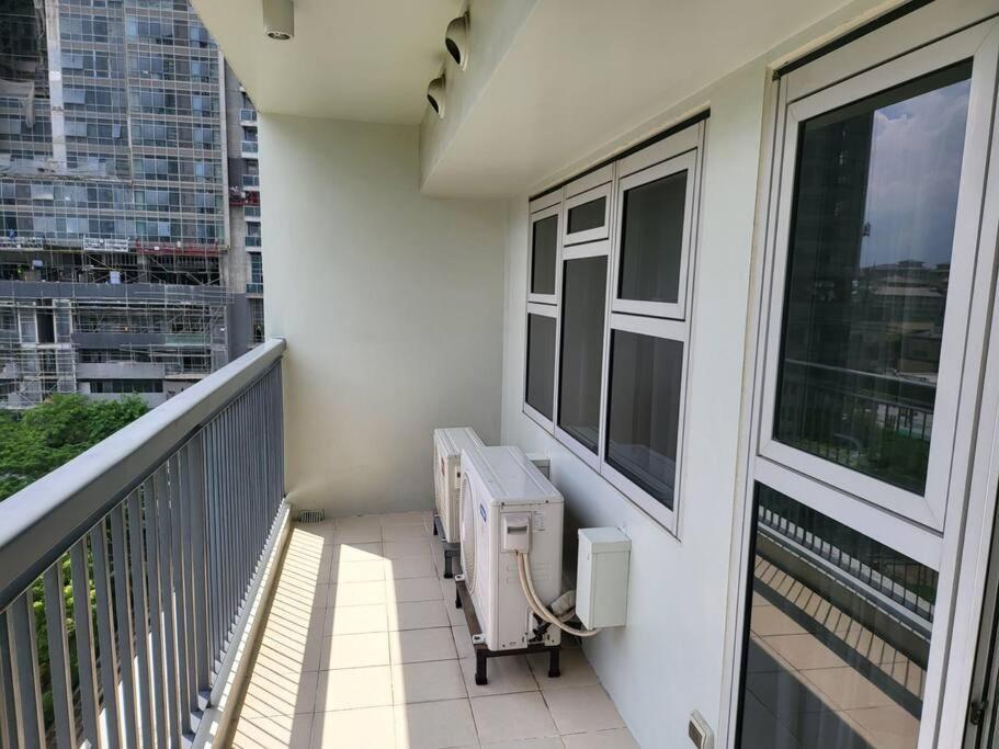 Apartmán Luxury @ Bgc Sleeps 6 Comfortably Fast Wifi Pool! Manila Exteriér fotografie