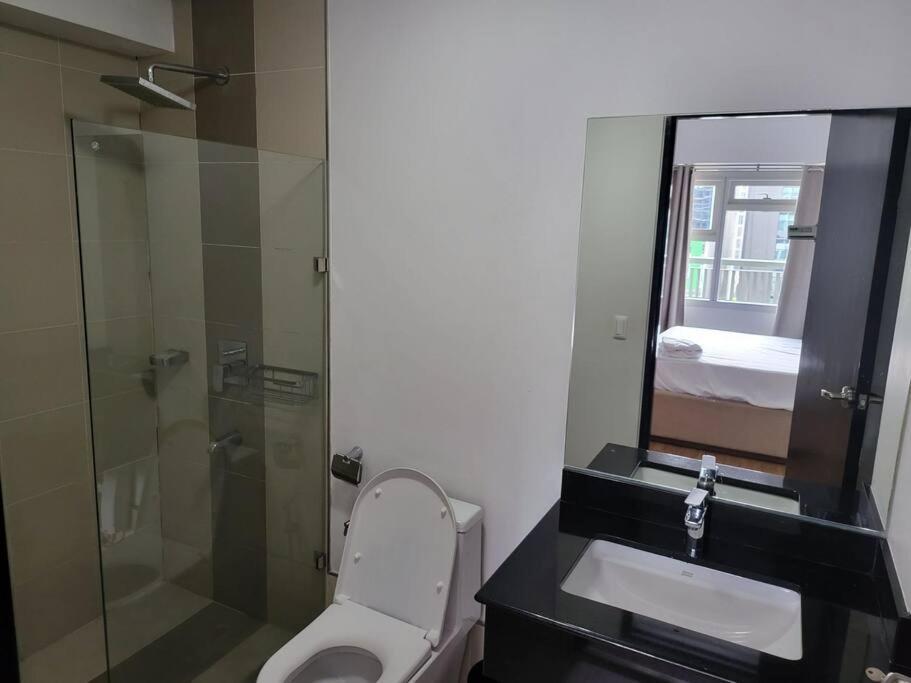 Apartmán Luxury @ Bgc Sleeps 6 Comfortably Fast Wifi Pool! Manila Exteriér fotografie