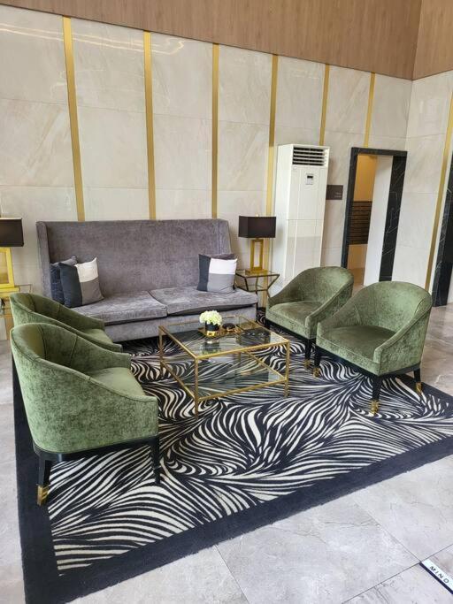Apartmán Luxury @ Bgc Sleeps 6 Comfortably Fast Wifi Pool! Manila Exteriér fotografie