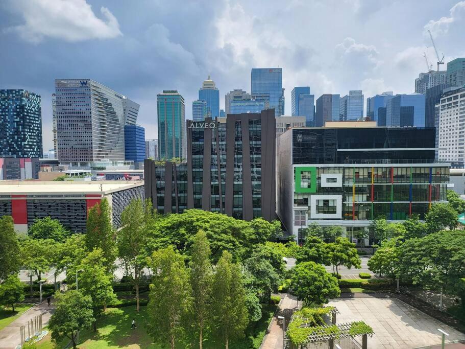 Apartmán Luxury @ Bgc Sleeps 6 Comfortably Fast Wifi Pool! Manila Exteriér fotografie