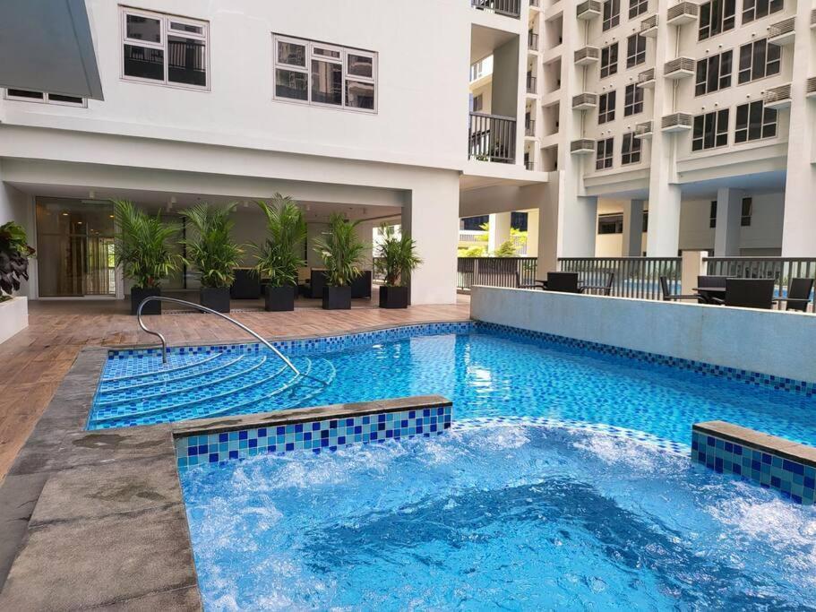 Apartmán Luxury @ Bgc Sleeps 6 Comfortably Fast Wifi Pool! Manila Exteriér fotografie