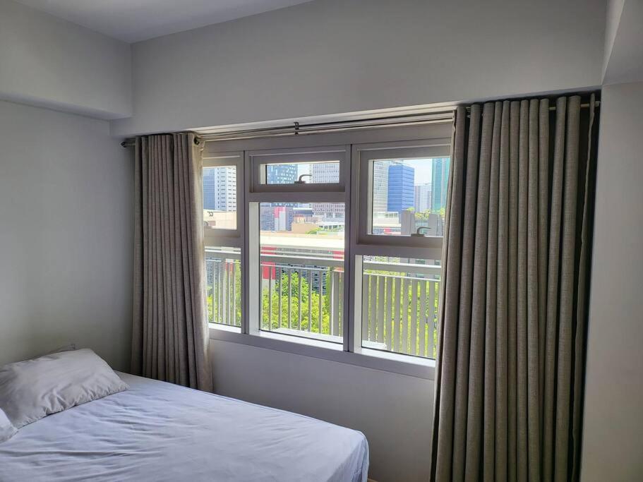 Apartmán Luxury @ Bgc Sleeps 6 Comfortably Fast Wifi Pool! Manila Exteriér fotografie